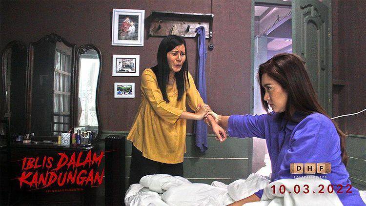 Nafa Urbach di film Iblis Dalam Kandungan. (instagram.com/nafaurbach)