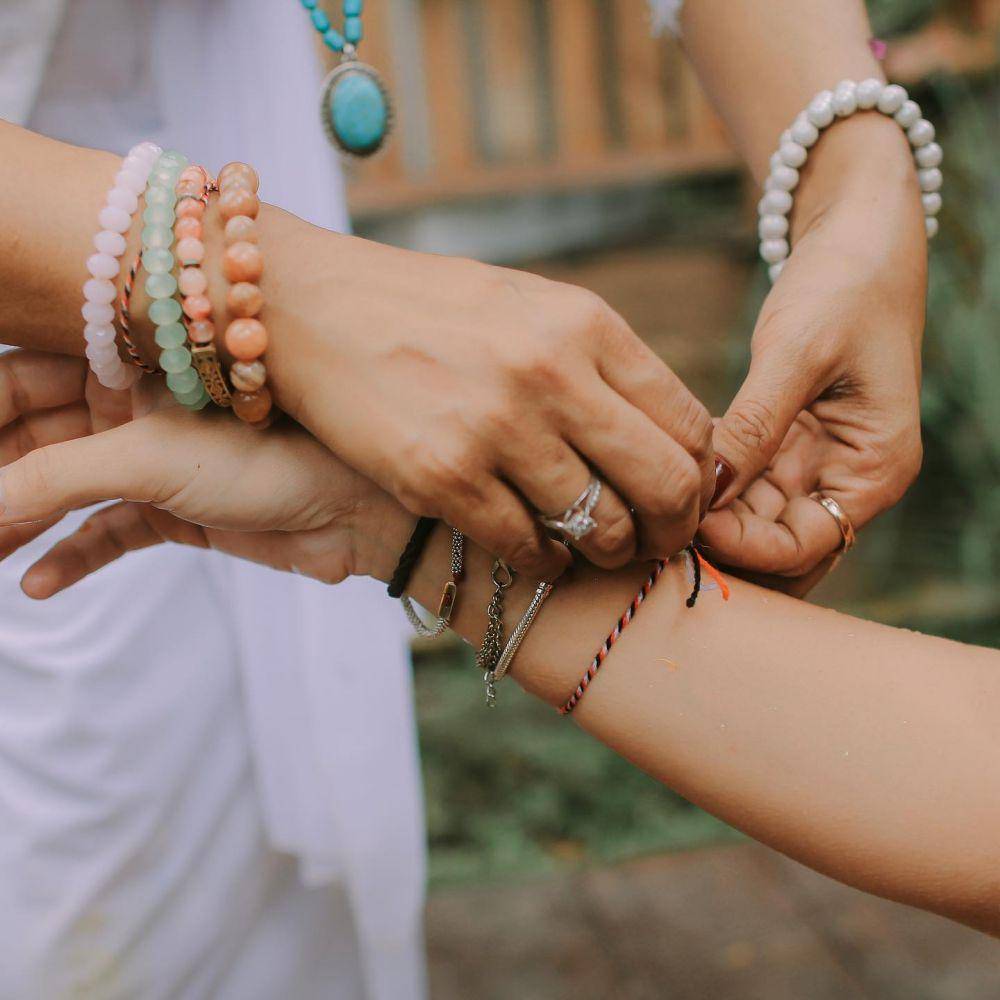 potret Valerie Thomas saat jalani ritual Melukat (instagram.com/valerieethomas)
