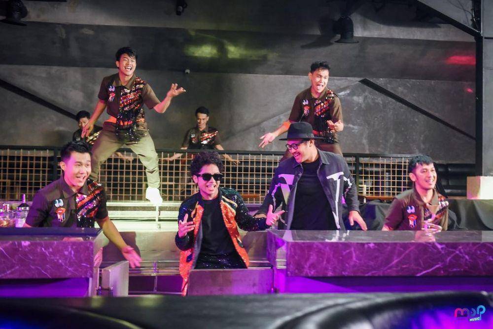 potret behind the scene MV "Pesta" - Betrand Peto (instagram.com/betrandpetoputraonsu)