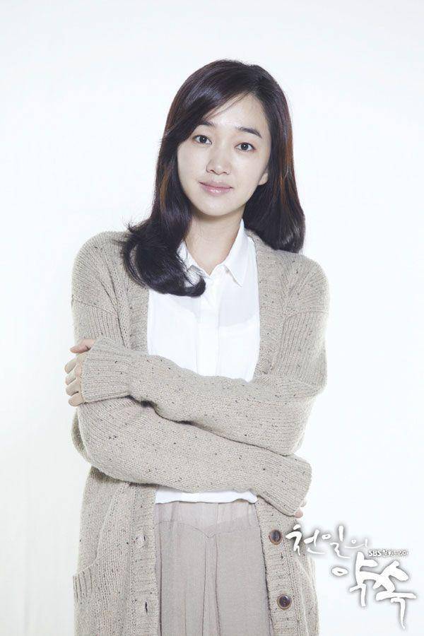 Soo Ae sebagai Lee So Yeon (dok. SBS/A Thousand Days' Promise)