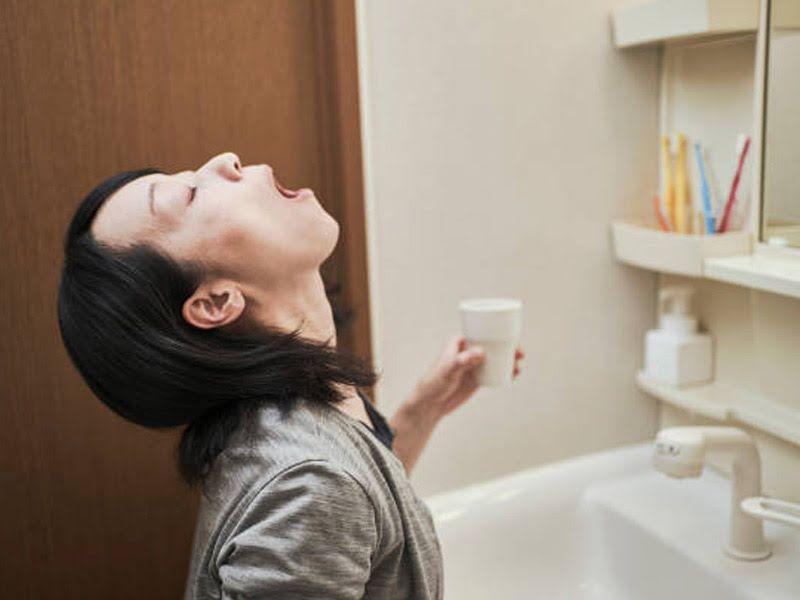 Pentingnya Gargle untuk Menjaga Kebersihan Saluran Pernapasan Atas