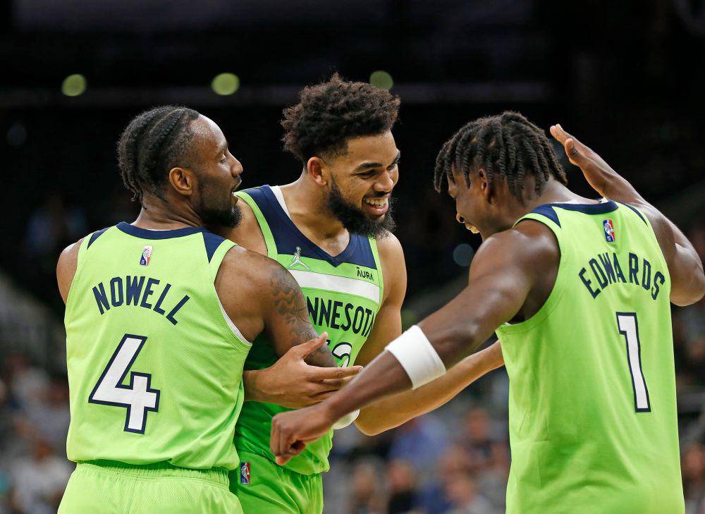Jaylen Nowell, Karl-Anthony Towns, dan Anthony Edwards (twitter.com/NBA)