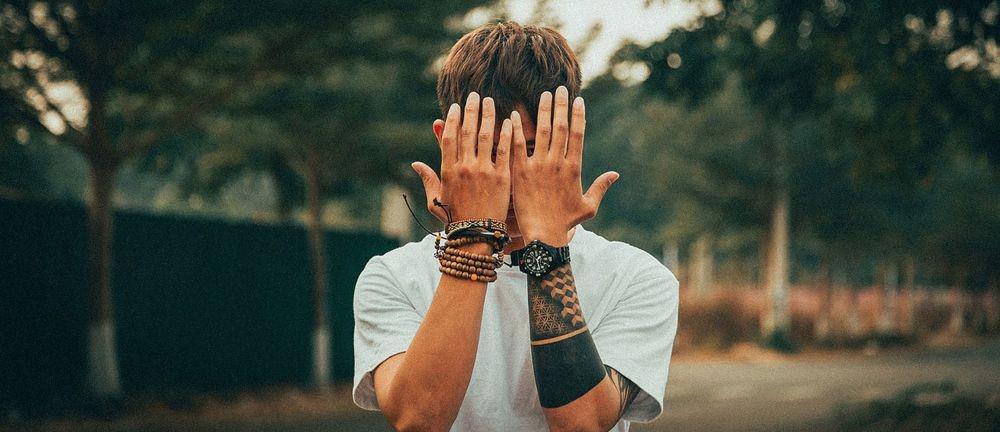 [QUIZ] Jawab Kuis Ini dan Kamu Akan Tahu Punya Fobia Sosial atau Cuma Pemalu