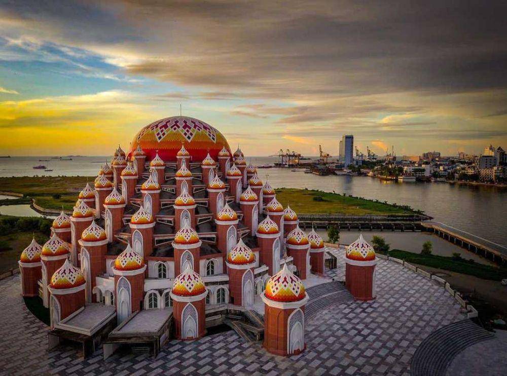 Masjid 99 Kubah (instagram.com/andirahadi)