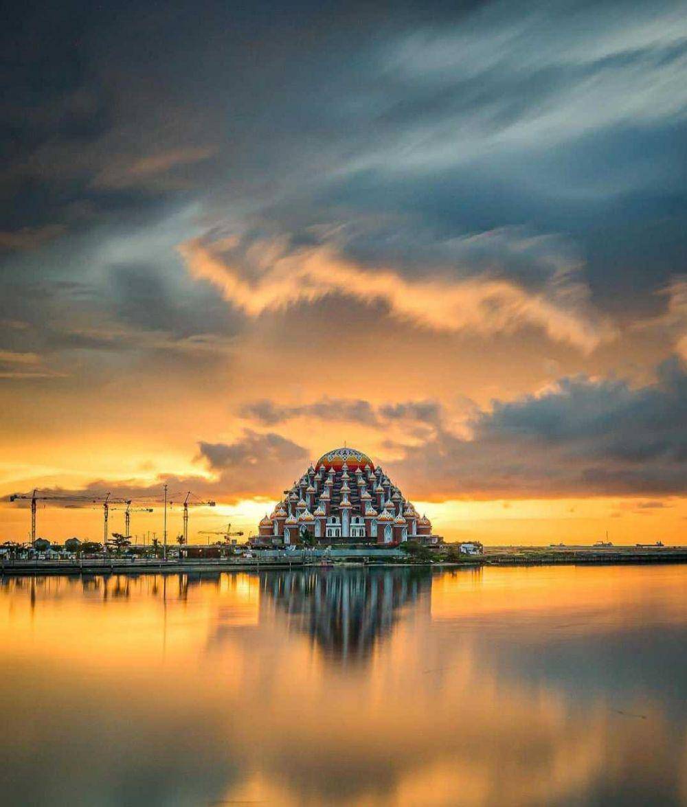 Masjid 99 Kubah (instagram.com/ar_dhm)