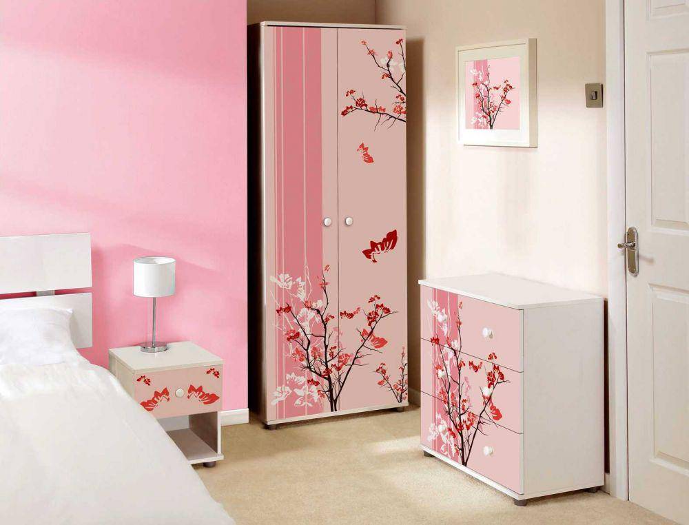 desain kamar serba pink (mydecorative.com)