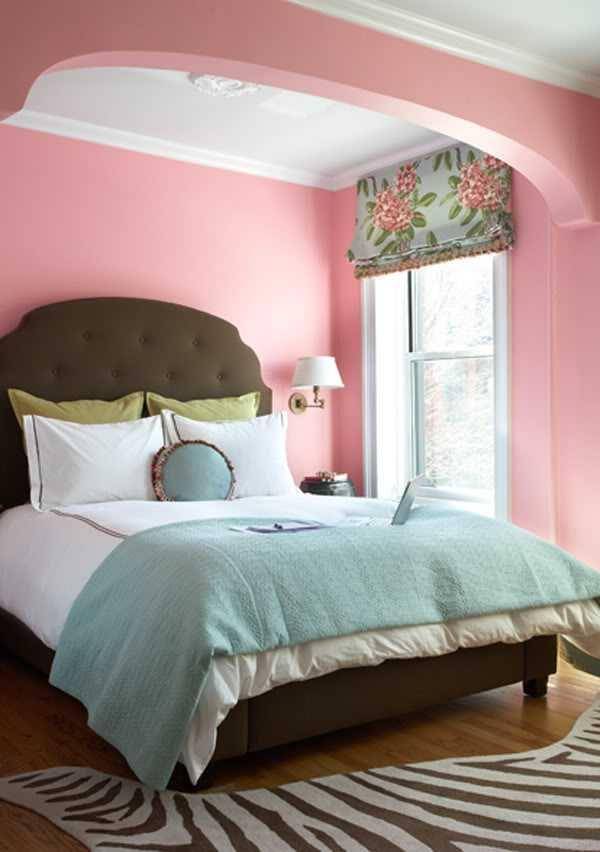 desain kamar serba pink (mydecorative.com)