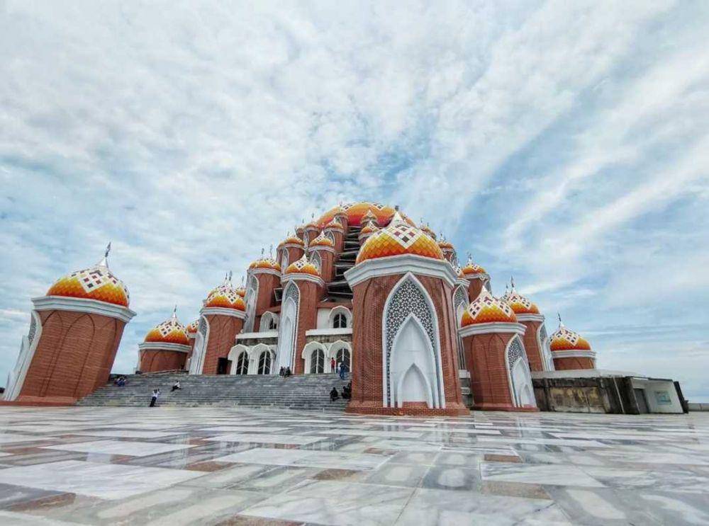 Masjid 99 Kubah (instagram.com/be_hannes_)