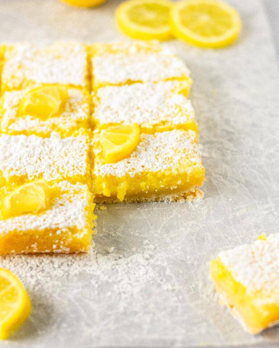 ilustrasi lemon bars (instagram.com/gingersnapsbakingaffairs)