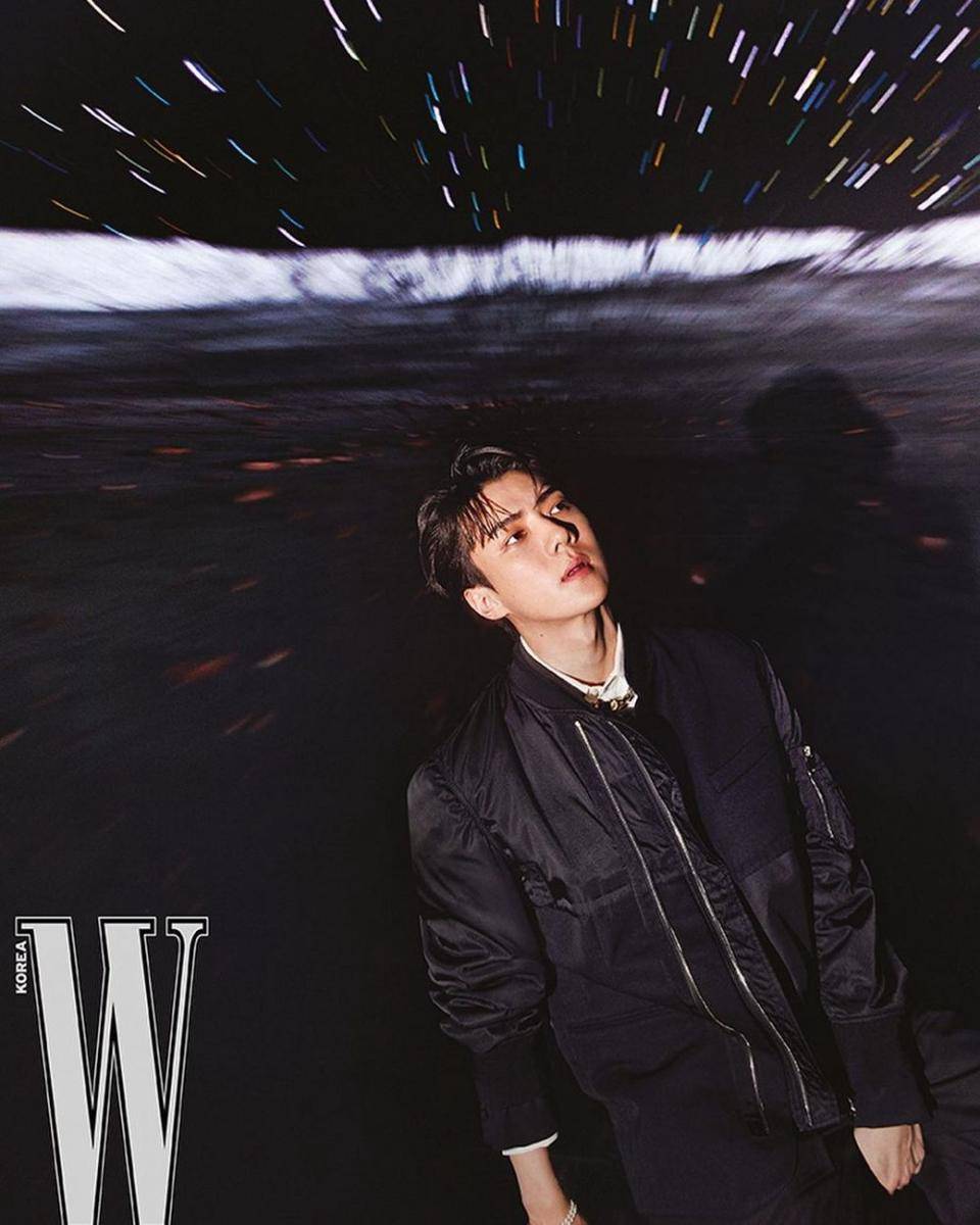 ootd hitam Sehun EXO (instagram.com/oohsehun)