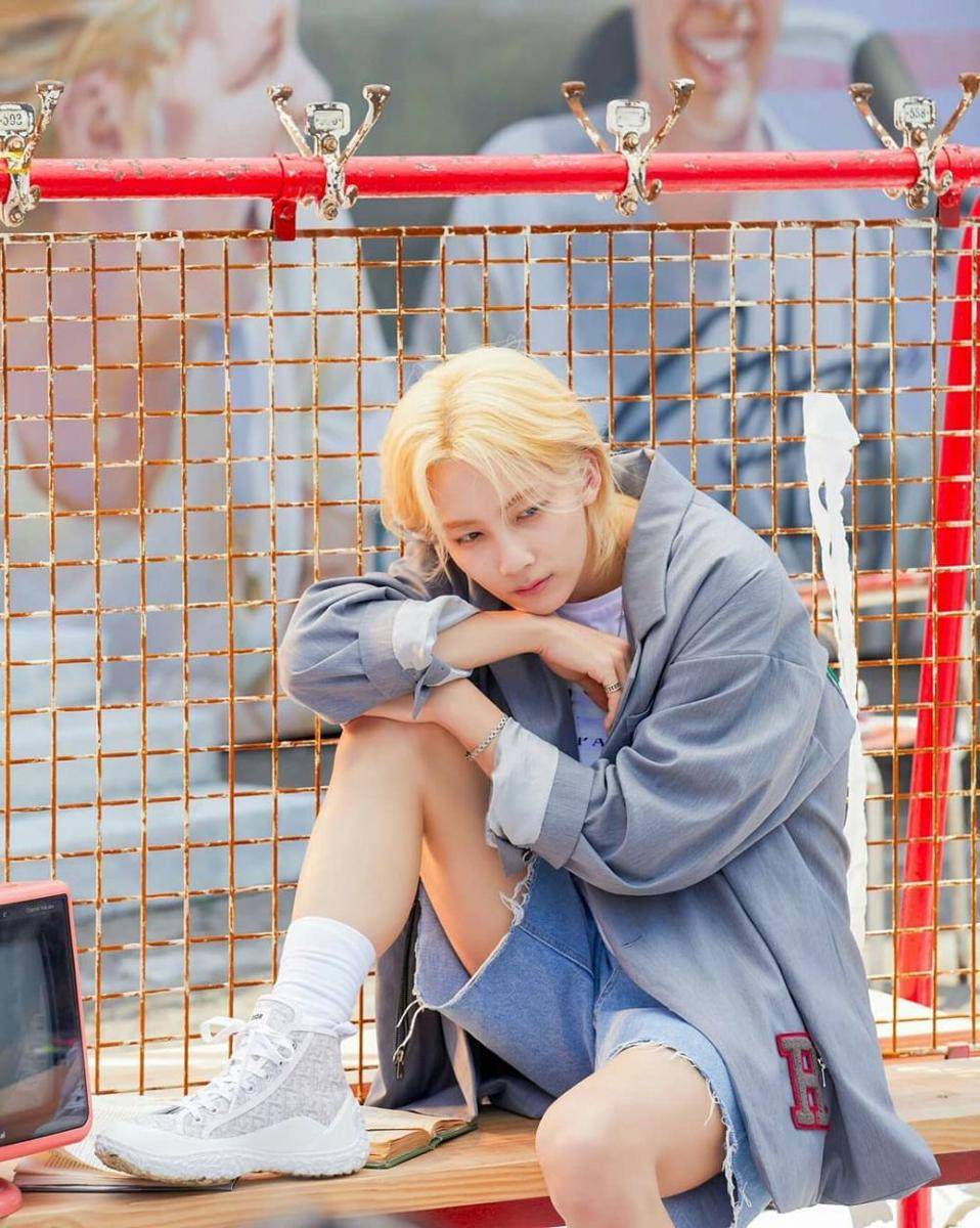 ide outfit Jeonghan SVT (Instagram.com/jeonghansite)