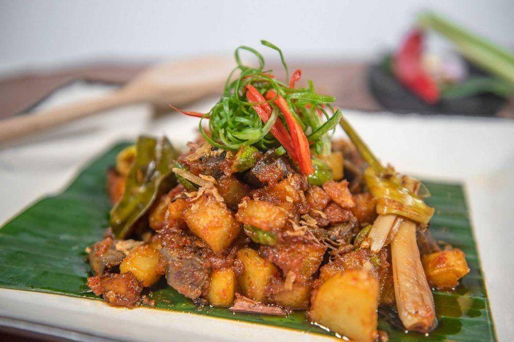 ilustrasi sambal goreng ati kentang (asianfoodnetwork.com)