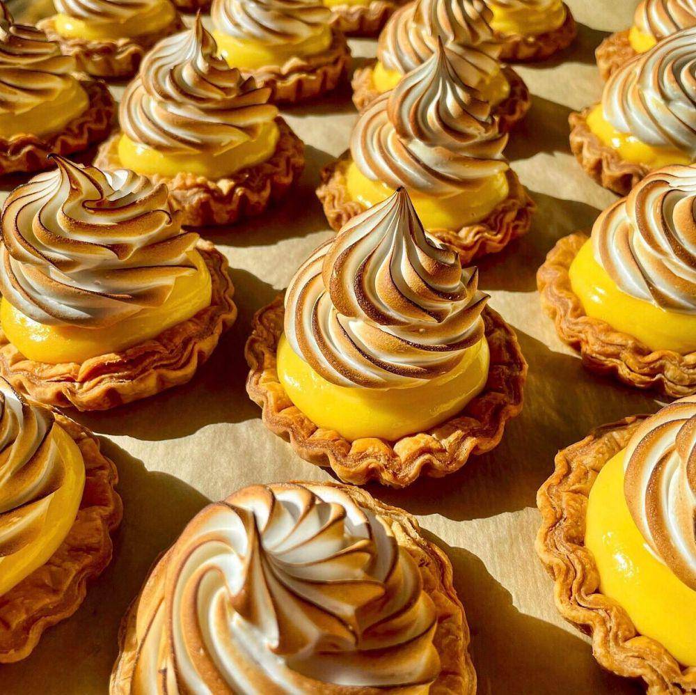 ilustrasi lemon maringue tartlets (https://instagram.com/thebakersgrove)