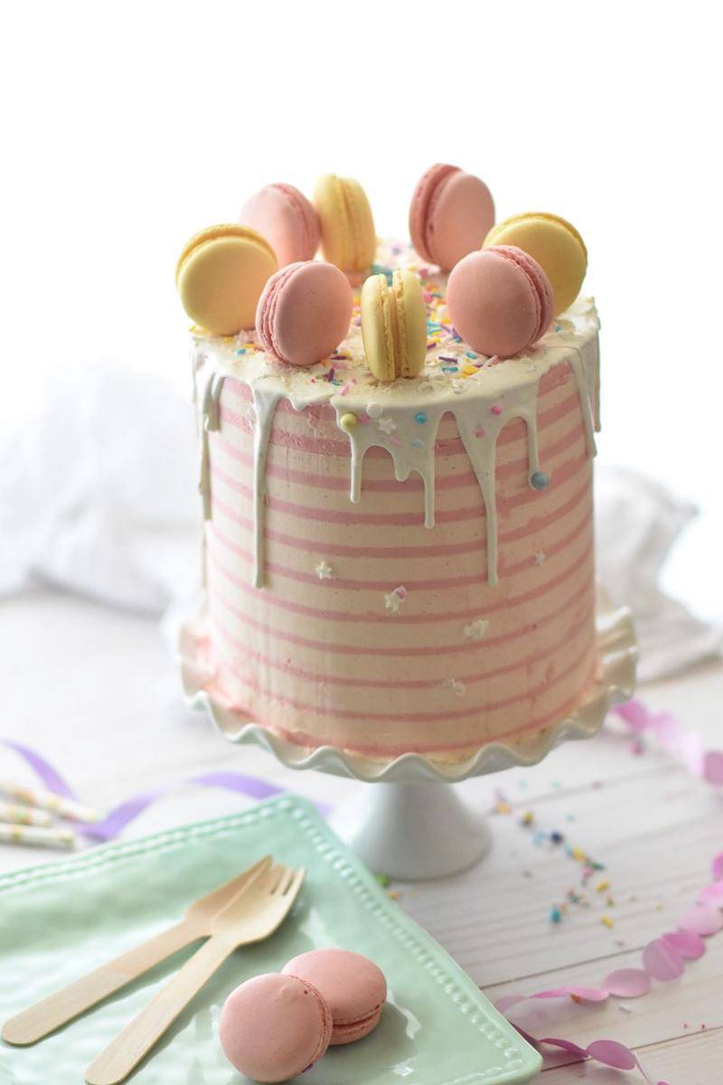 Ilustrasi birthday cake (unsplash.com/@biglaughkitchen)