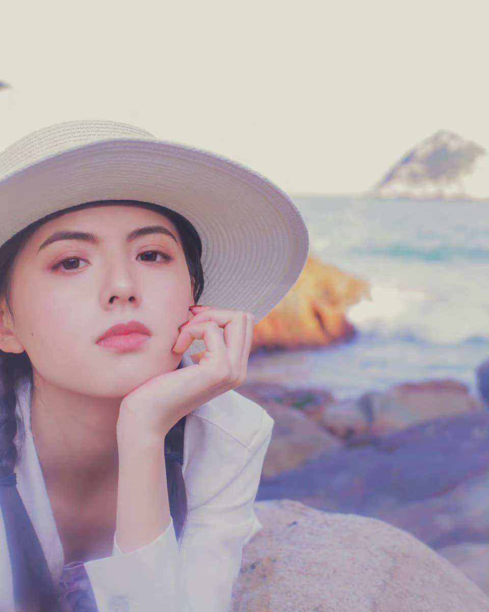 Huang Ri Ying (instagram.com/huangriying._official)