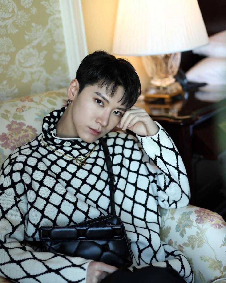 Ten Chittaphon (instagram.com/tenlee_1001)