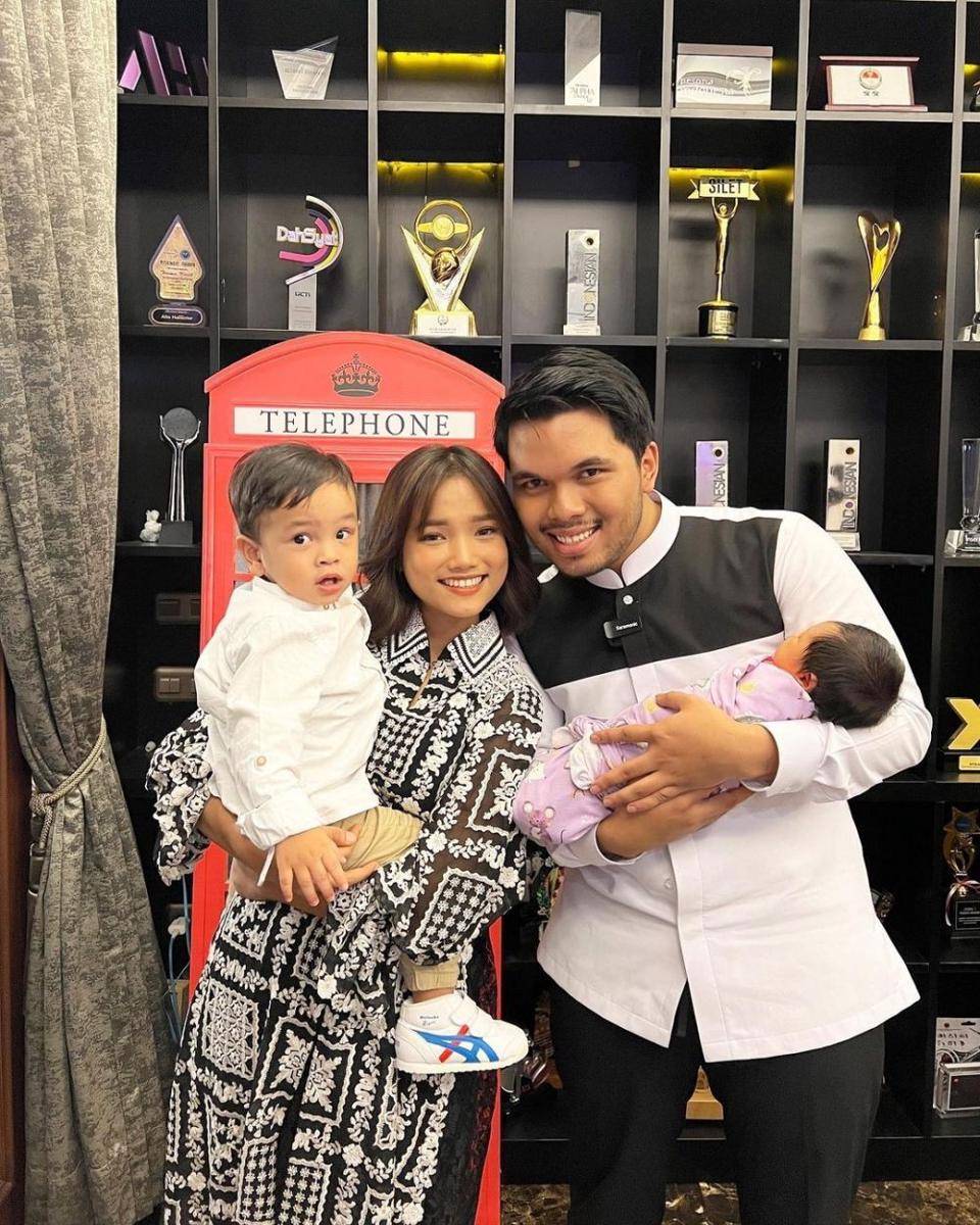 Fuji dan Thariq instagram.com/fuji_an)