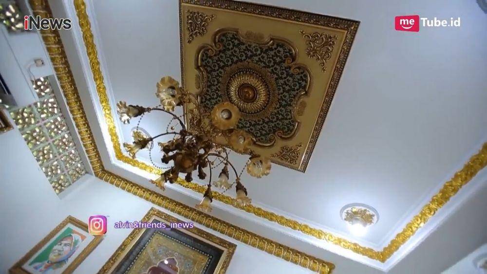 potret rumah Mamah Dedeh (youtube/ iNews Prime Show)