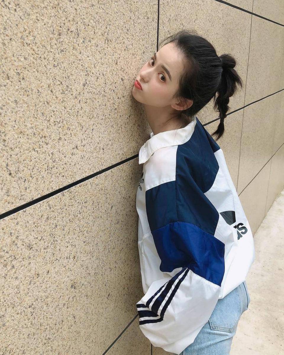 Huang Ri Ying (instagram.com/huangriying._official)