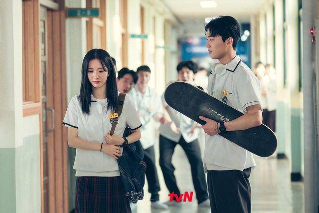 cuplikan penampilan Choi Hyun Wook dan Bona dalam drama Twenty Five Twenty One (dok. tvN/Twenty Five Twenty One)