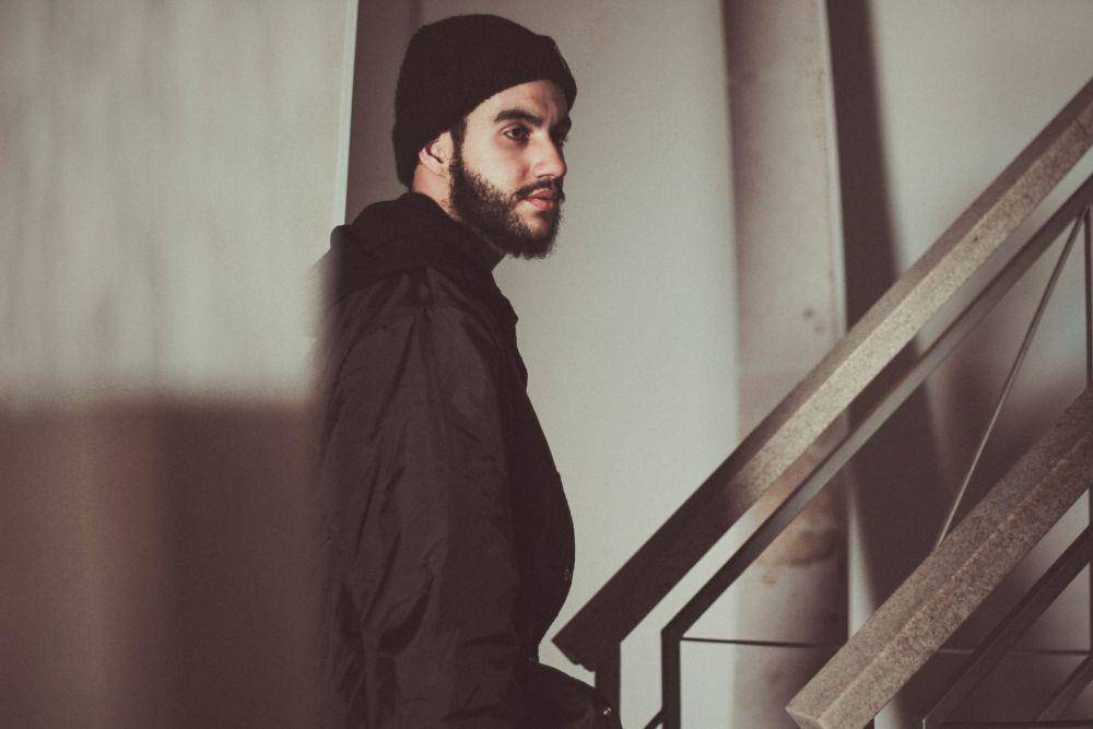 Beanie hat pria (unsplash.com/Allef Vinicius)
