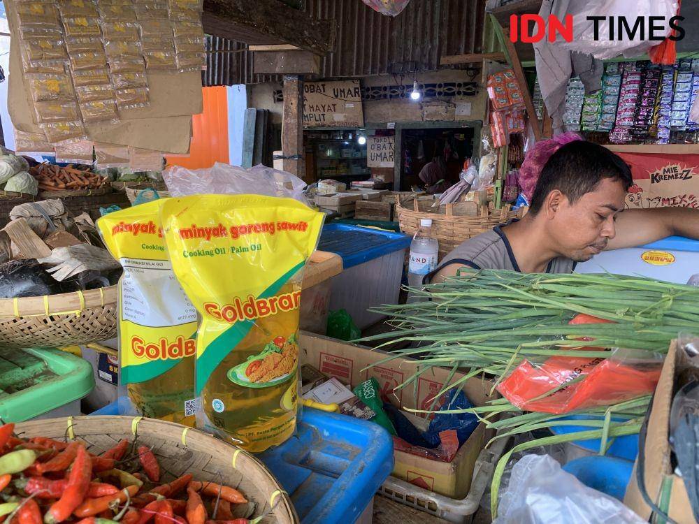 Minyak goreng. (IDN Times/Rohmah Mustaurida).