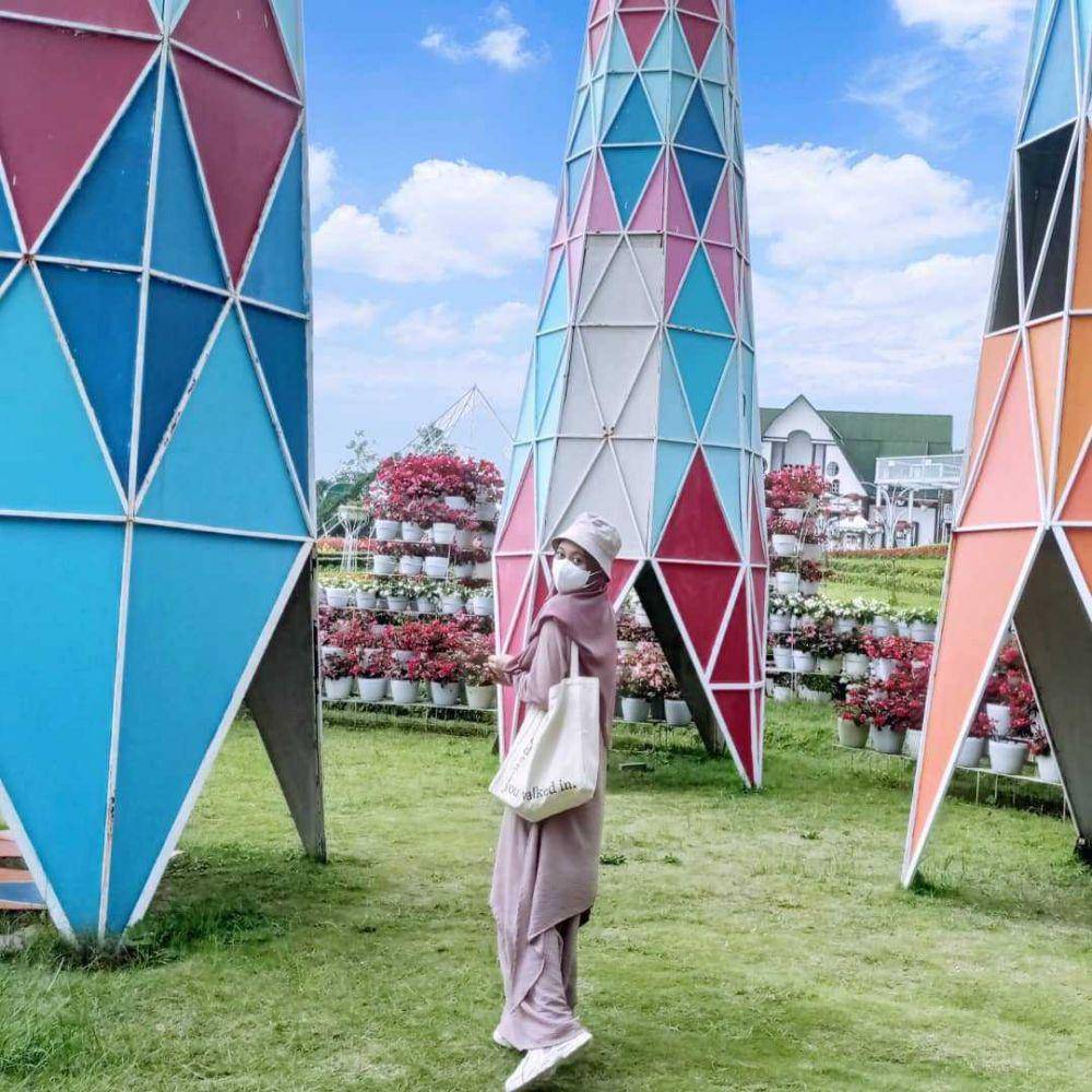 taman bunga celosia (instagram.com/rinaandira02)
