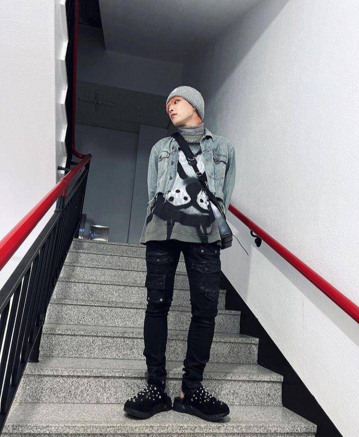 Referensi OOTD ala Member ATEEZ (instagram.com/ateez_official_)
