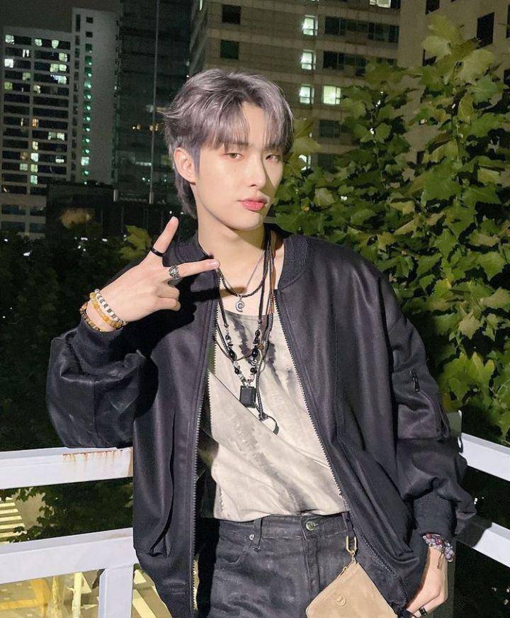 Referensi OOTD ala Member ATEEZ (instagram.com/ateez_official_)