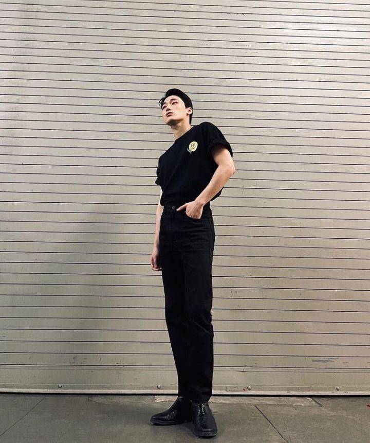 Referensi OOTD ala Member ATEEZ (instagram.com/ateez_official_)