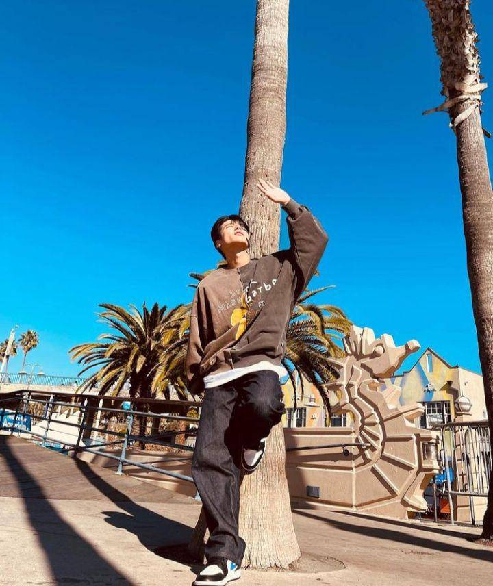 Referensi OOTD ala Member ATEEZ (instagram.com/ateez_official_)