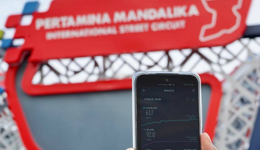 ilustrasi speed rate 5G Telkomsel di Sirkuit Pertamina Mandalika International Street Sirkuit (telkomsel.com)