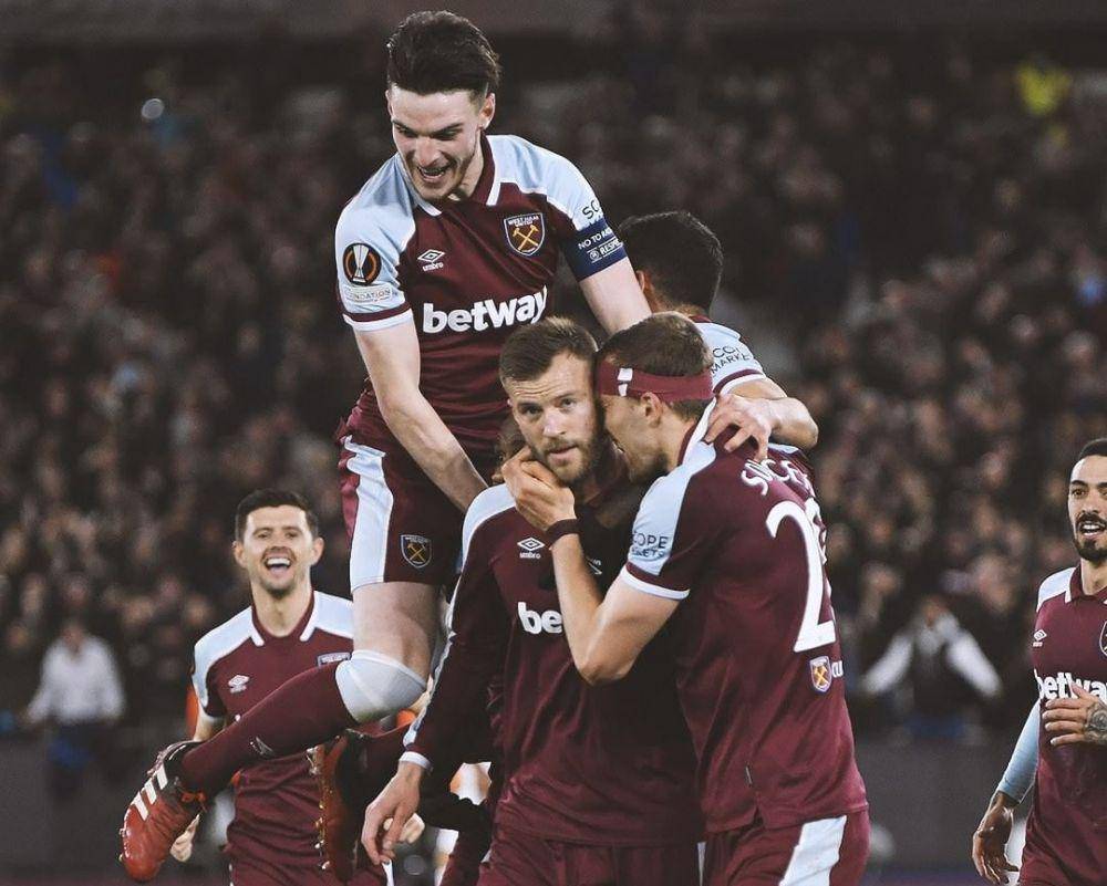 Para pemain West Ham United merayakan gol ke gawang Sevilla. (instagram.com/westham)
