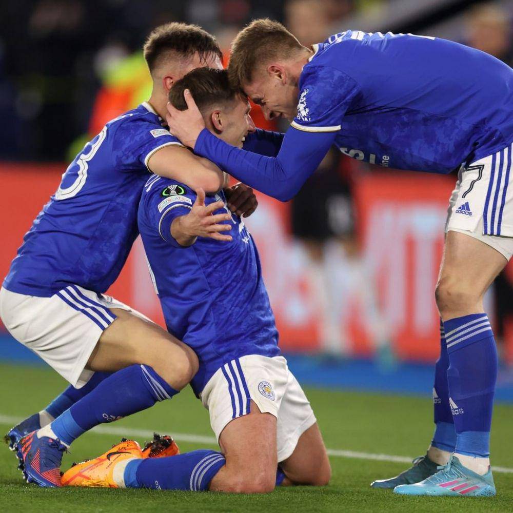 Para pemain Leicester City merayakan gol ke gawang Rennes. (instagram.com/lcfc)