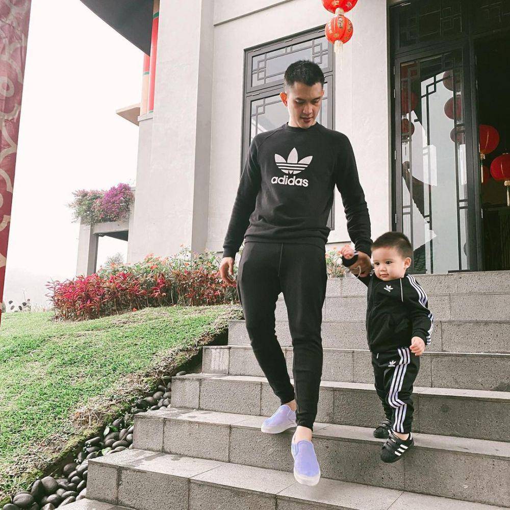 Rezky Adhitya dan buah hati (instagram.com/thereal_rezkyadhitya)
