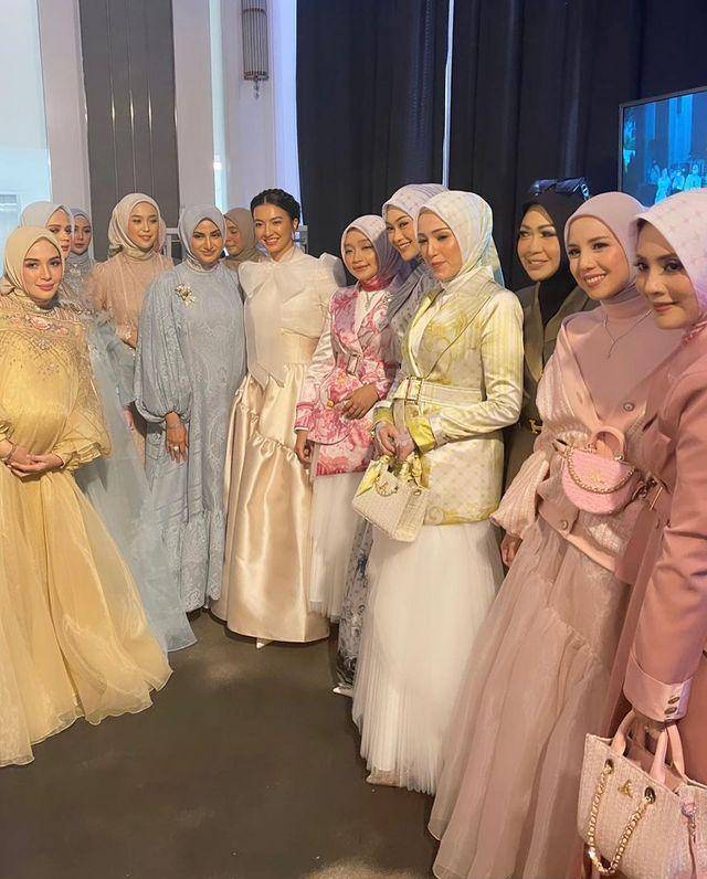 potret Tya Ariestya jadi muse (instagram.com/hamidahrachmayanti)