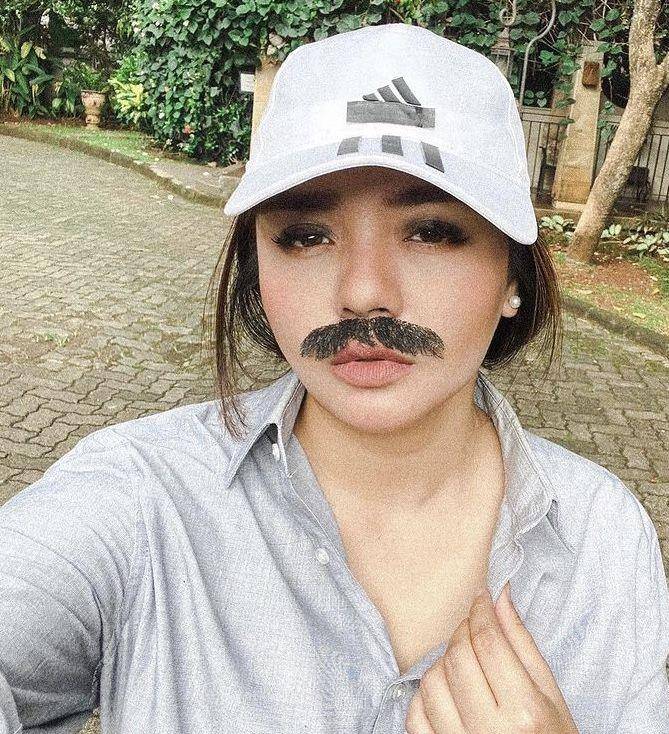 Gita Sinaga (Instagram.com/gitasinaga)