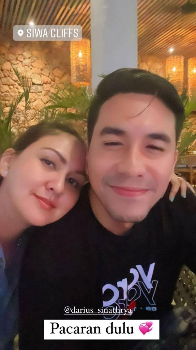 Donna Agnesia dan Darius Sinathrya di Mandalika (Instagram.com/dagensia/)