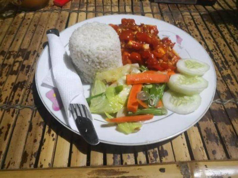 Tempat Makan Dekat Sirkuit Mandalika (restaurantguru.com)