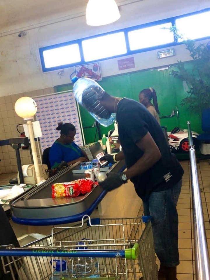 kelakuan kocak di supermarket (reddit.com/user/allofmyteeth)