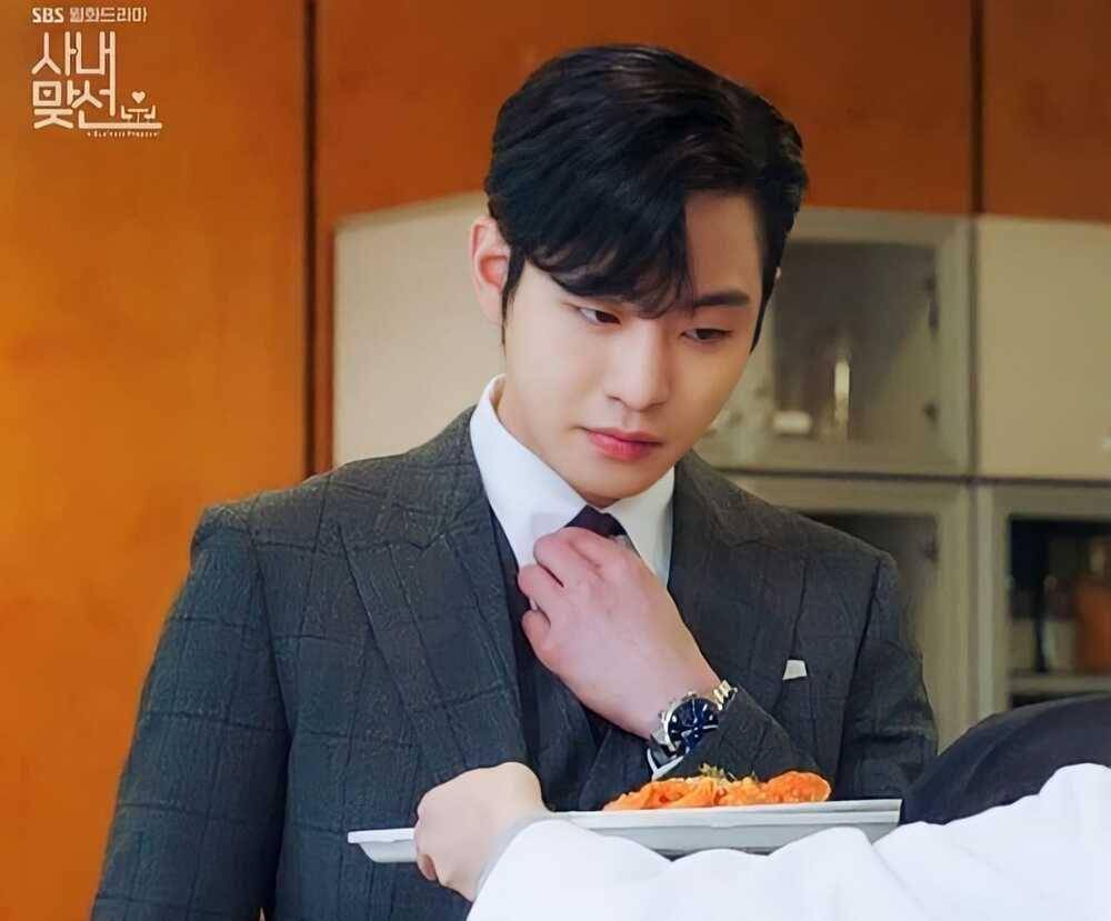 Ahn Hyo Seop di A Business Proposal (instagram.com/sbsdrama.official)