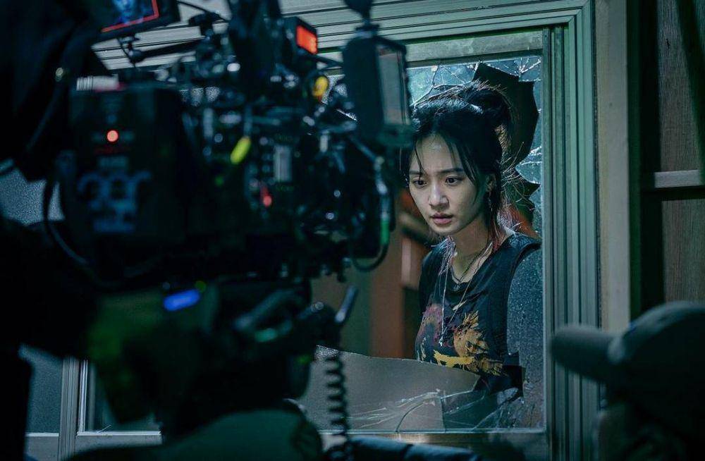 Park Gyu Young di drama Sweet Home (instagram.com/lavieenbluu)