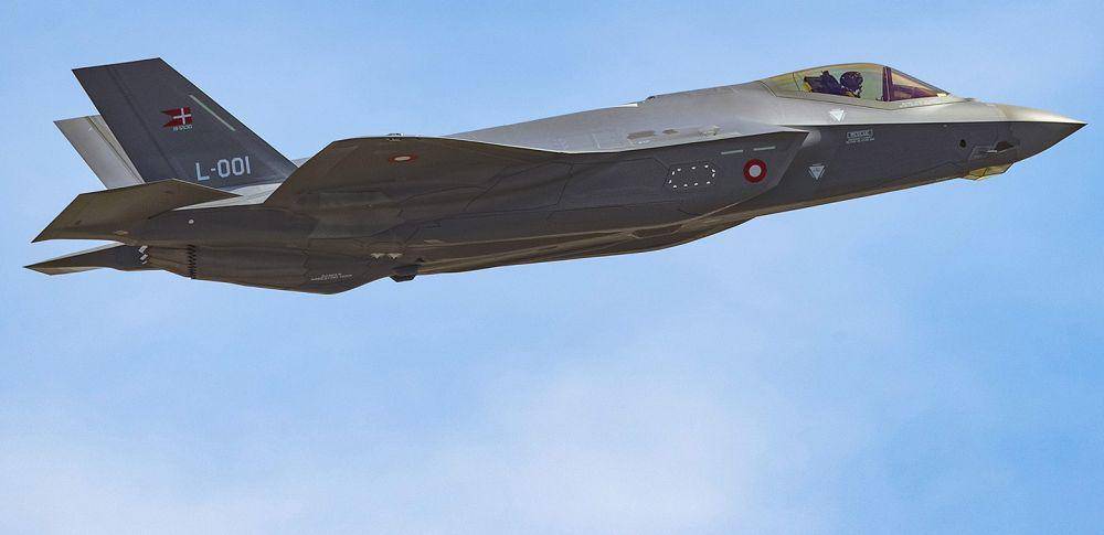 potret jet tempur F-35 milik AU Denmark (ukdefencejournal.org.)