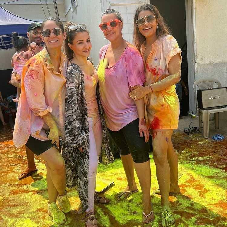 Soha Ali Khan dan sahabat (instagram.com/sakpataudi)