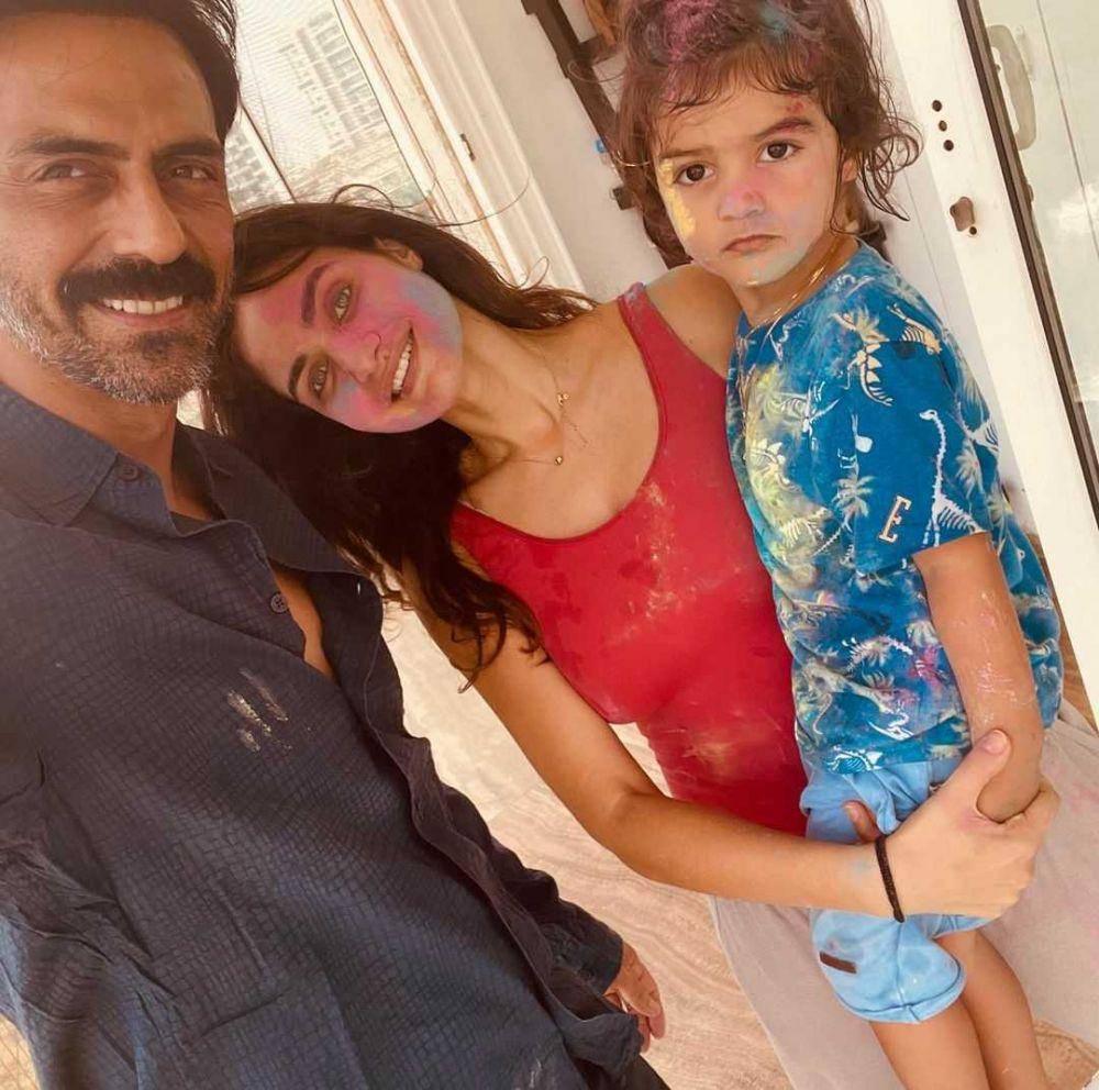 Arjun Rampal dan kekasih (instagram.com/rampal72)