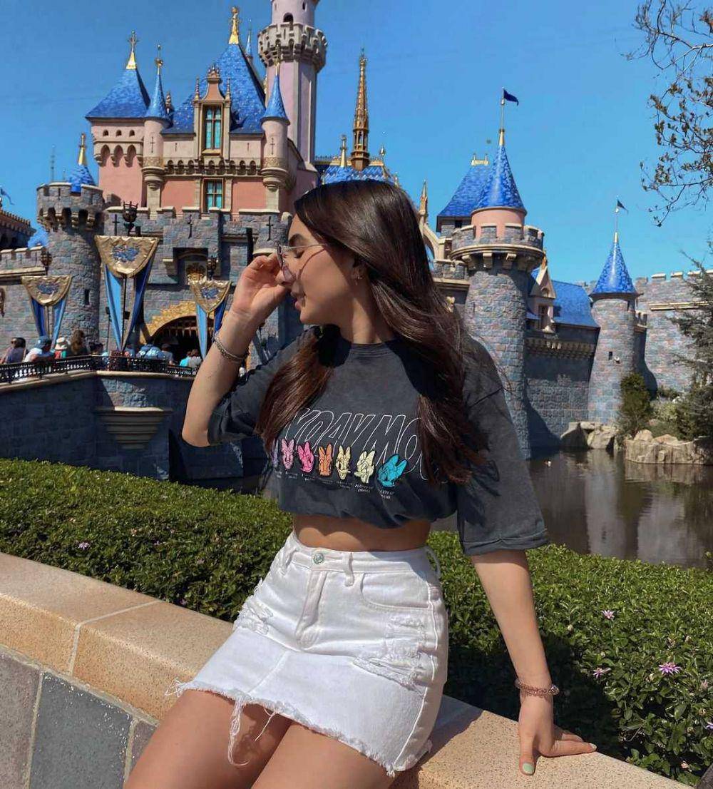 tips main ke disneyland (instagram.com/leslie_tts)