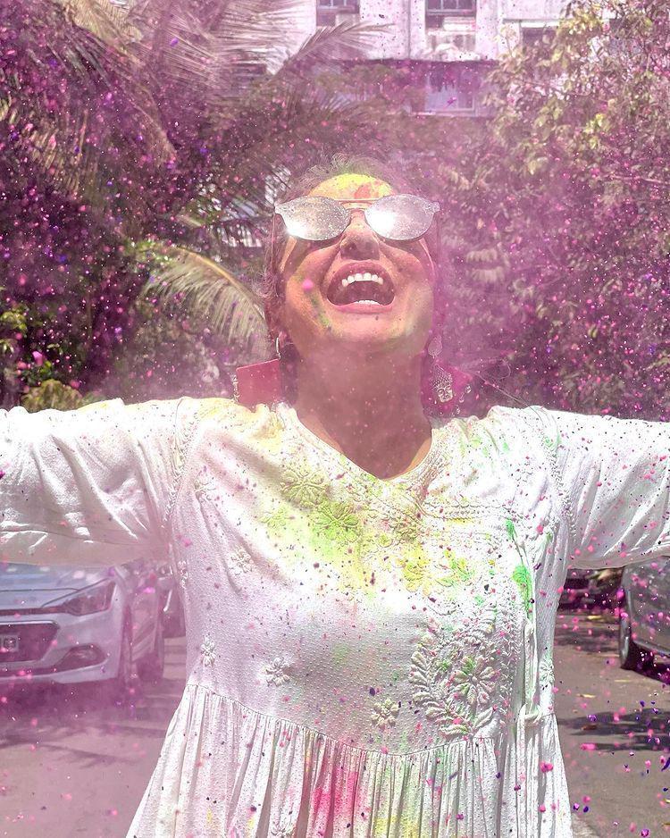perayaan Holi Hina Khan (instagram.com/realhinakhan)