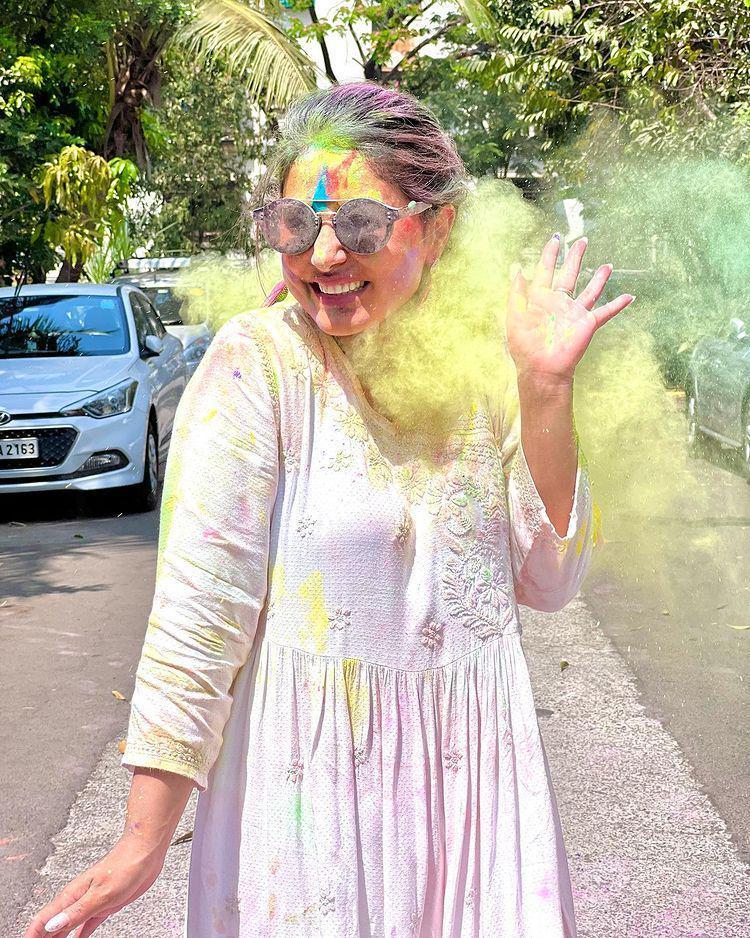 perayaan Holi Hina Khan (instagram.com/realhinakhan)