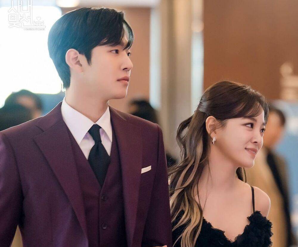 Ahn Hyo Seop dan Kim Se Jeong di A Business Proposal (instagram.com/sbsdrama.official)