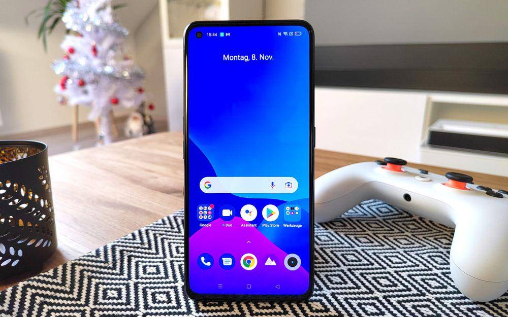 potret Realme GT Neo2 (en.techreviewer.de)